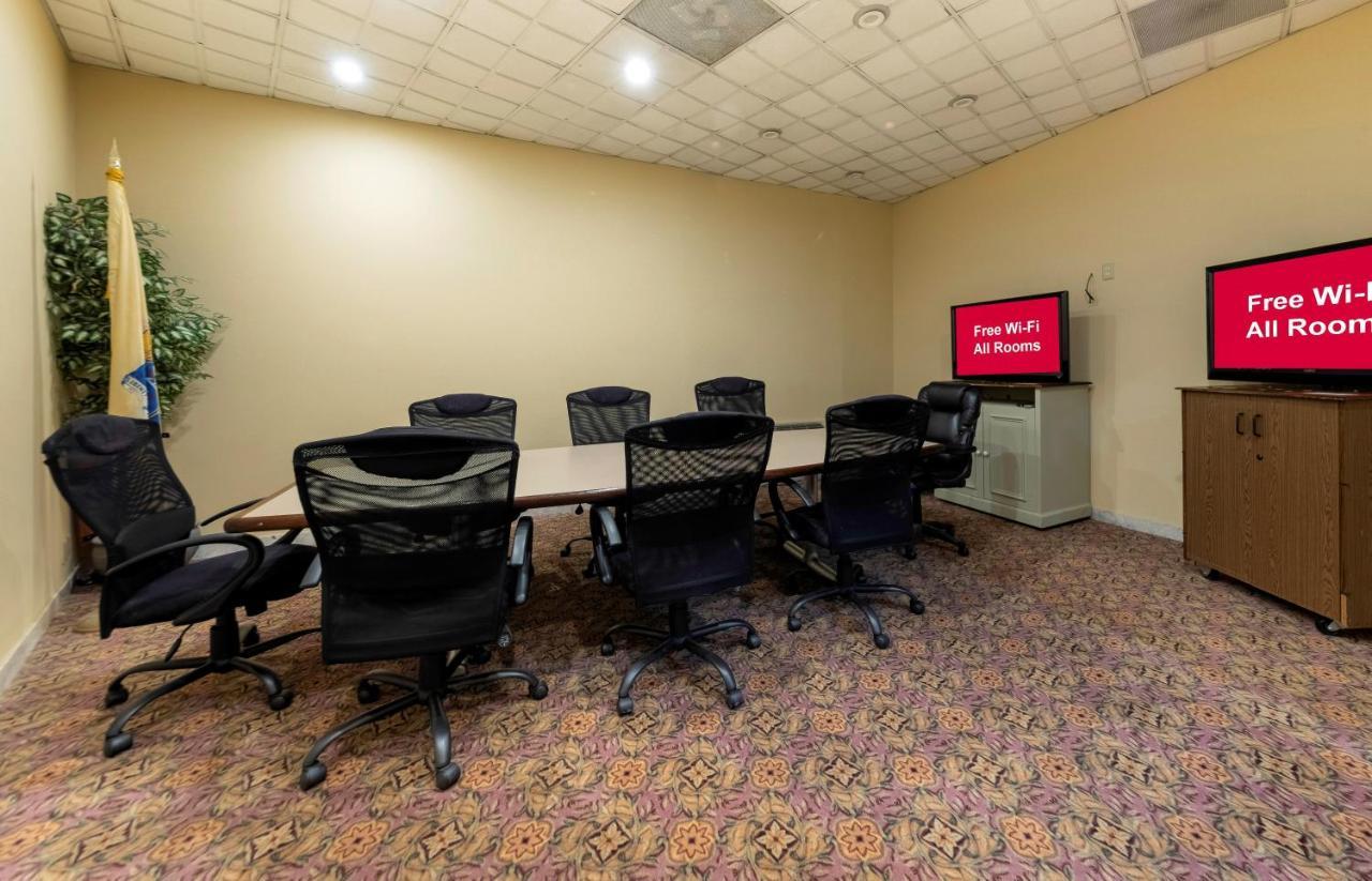 Red Roof Inn Plus Newark Liberty Airport - Carteret Exterior photo